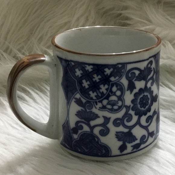 unknown Other - Blue white floral coffee tea cup